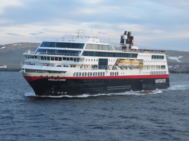 Hurtigruten_2015-06-23_22-19-2